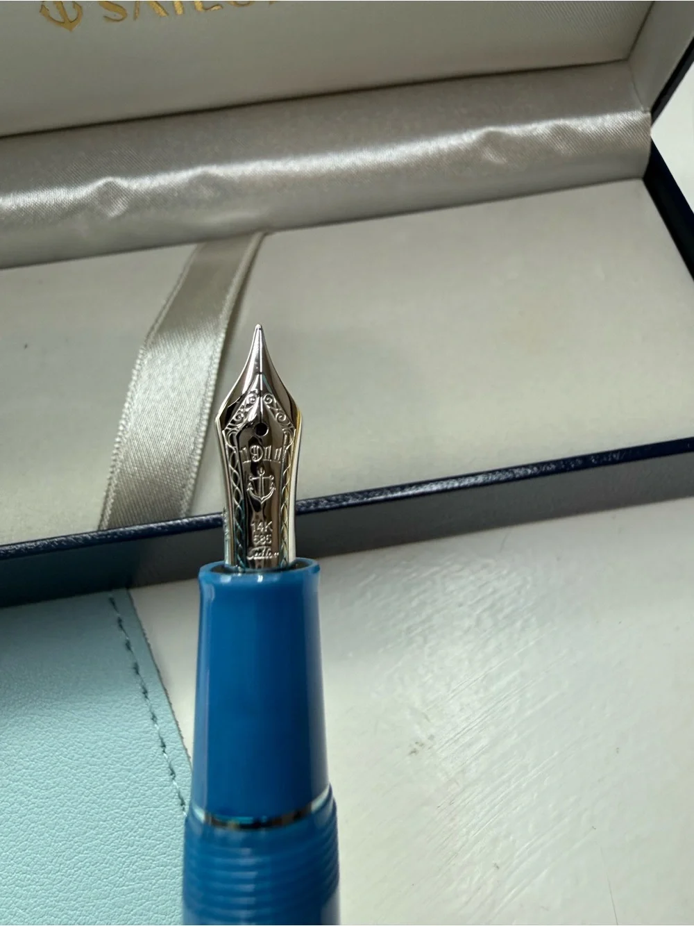 Sailor Blue Cobra PGS Fountain Pen with Silver Accents; 14k M nib